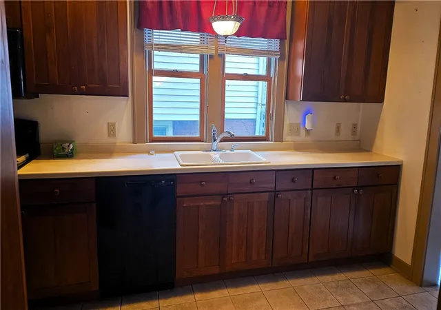 Photo 4 of Single family home for sale at 360 Shirls Ave, City Of Washington, PA 15301 | MLS# 1769600 | Listing updated on 2026-09-19