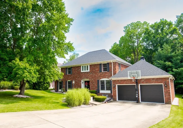 Photo 1 of Single family home for sale at 856 Walnut Dr, Ellwood City, PA 16117 | MLS# 1769975 | Listing updated on 2026-09-05