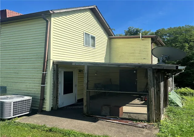Photo 3 of Single family home for sale at 10 Step St, East Bethlehem, PA 15348 | MLS# 1769988 | Listing updated on 2026-10-01