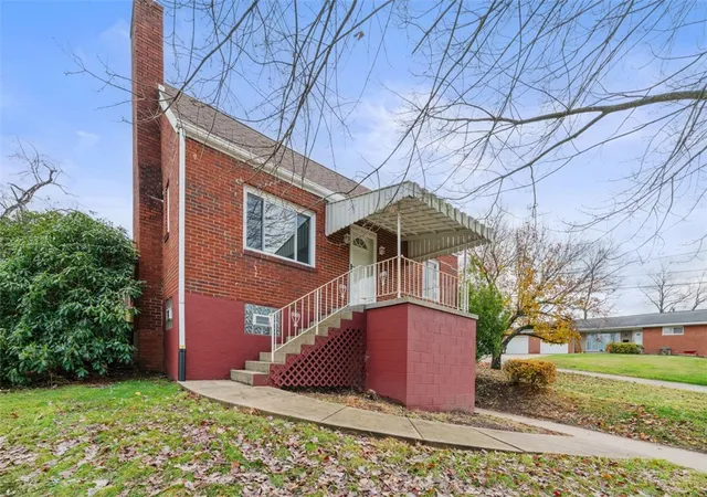 Photo 2 of Single family home for sale at 116 Warren Dr, New Kensington, PA 15068 | MLS# 1770000 | Listing updated on 2026-09-02