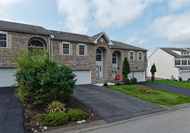 Photo 2 of Townhouse for sale at 2115 Shawnee Dr, South Strabane, PA 15301 | MLS# 1770006 | Listing updated on 2026-09-12