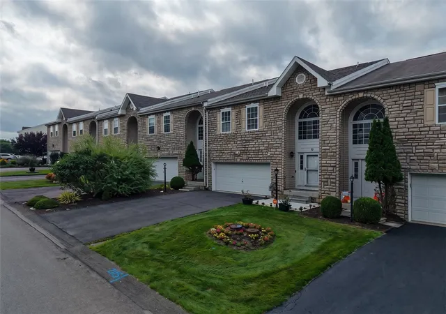 Photo 3 of Townhouse for sale at 2115 Shawnee Dr, South Strabane, PA 15301 | MLS# 1770006 | Listing updated on 2026-09-12