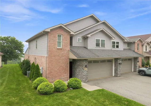 Photo 2 of Townhouse for sale at 1013 Westwood Ln, West Mifflin, PA 15122 | MLS# 1769987 | Listing updated on 2026-10-04
