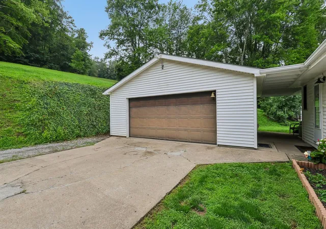 Photo 3 of Single family home for sale at 2881 State Rte 30, Green Twp, PA 15043 | MLS# 1770021 | Listing updated on 2026-09-12