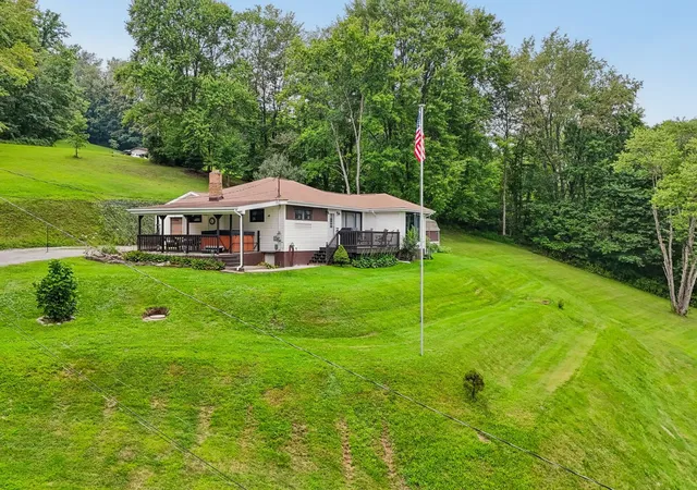 Photo 3 of Single family home for sale at 2881 State Rte 30, Green Twp, PA 15043 | MLS# 1770021 | Listing updated on 2026-09-27