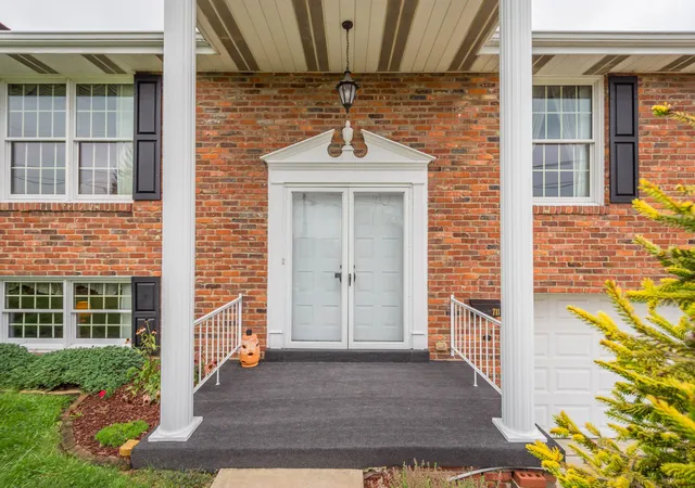Photo 3 of Single family home for sale at 711 Valeria Dr, Canonsburg, PA 15317 | MLS# 1770022 | Listing updated on 2026-09-13