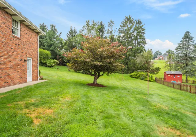 Photo 4 of Single family home for sale at 711 Valeria Dr, Canonsburg, PA 15317 | MLS# 1770022 | Listing updated on 2026-09-13