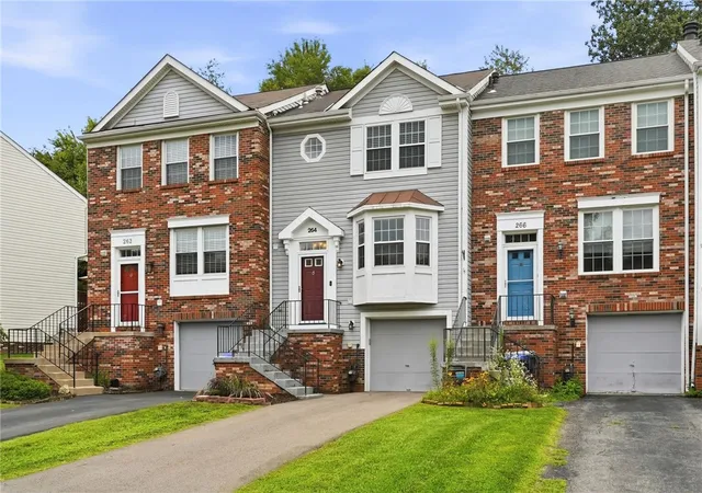 Photo 2 of Townhouse for sale at 264 Clearbrook Ct, Cranberry Twp, PA 16066 | MLS# 1769687 | Listing updated on 2026-09-13