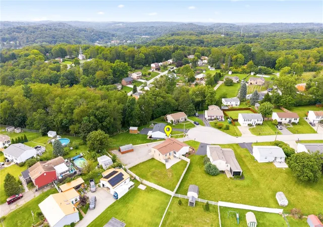 Photo 32 of Single family home for sale at 1402 Ivywood Dr, Shaler, PA 15101 | MLS# 1770077 | Listing updated on 2026-09-13