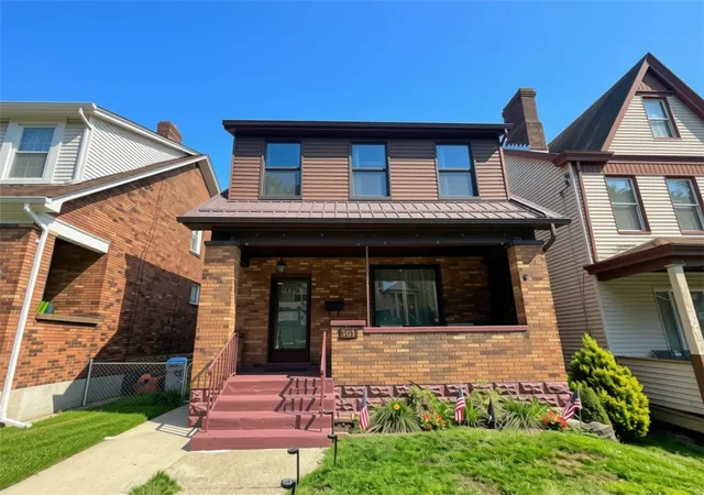 Photo 2 of Single family home for sale at 303 Shaler St, Mt Washington, PA 15211 | MLS# 1770030 | Listing updated on 2026-09-01