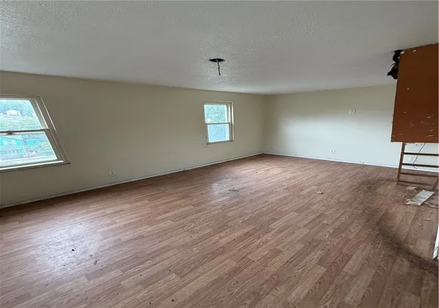Photo 3 of Single family home for sale at 2 Bell Ave, City Of Washington, PA 15301 | MLS# 1770097 | Listing updated on 2026-09-14
