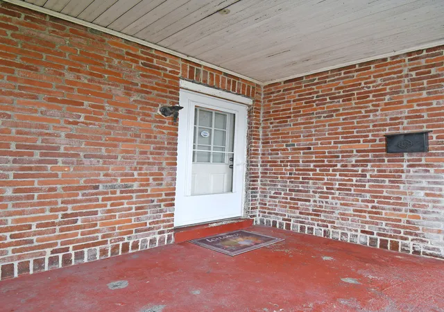 Photo 3 of Sale Pending at 427 Ohio Ave, Clairton, PA 15025 | MLS# 1770102 | Listing updated on 2026-09-14