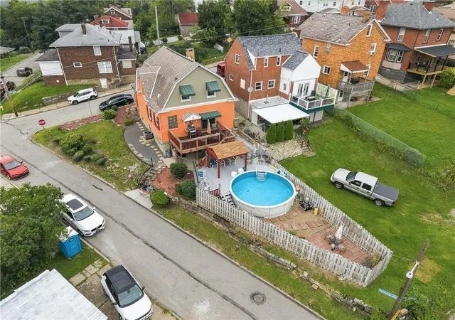Photo 2 of Sale Pending at 300 Winterhill St, Brookline, PA 15226 | MLS# 1770124 | Listing updated on 2026-09-21