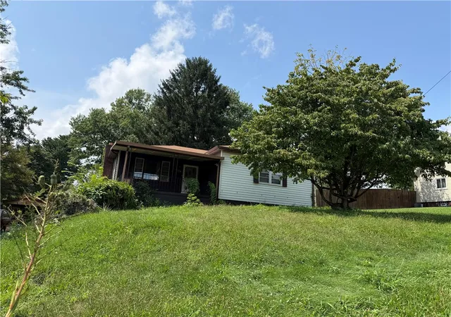 Photo 3 of Single family home for sale at 111 Adams St, Monongahela, PA 15063 | MLS# 1770152 | Listing updated on 2026-09-16