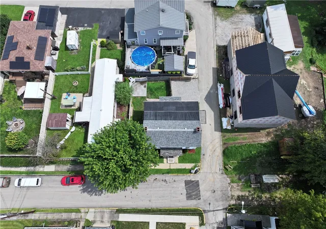 Photo 34 of Single family home for sale at 410 Wayne St, Roscoe, PA 15477 | MLS# 1770168 | Listing updated on 2026-09-02