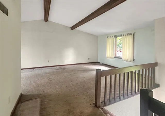 Photo 3 of Single family home for sale at 9 Carol Pl, Green Tree, PA 15220 | MLS# 1770106 | Listing updated on 2026-10-05