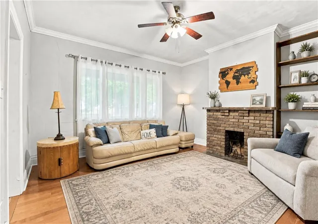 Photo 2 of Single family home for sale at 423 5th Street, Oakmont, PA 15139 | MLS# 1770159 | Listing updated on 2026-09-04
