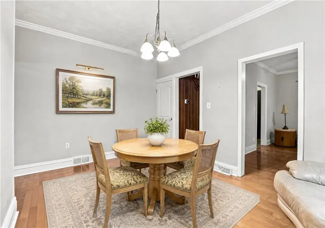 Photo 3 of Single family home for sale at 423 5th Street, Oakmont, PA 15139 | MLS# 1770159 | Listing updated on 2026-09-04