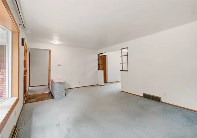 Photo 3 of Single family home for sale at 1739 Sample Rd, Mc Candless, PA 15101 | MLS# 1770136 | Listing updated on 2026-09-13