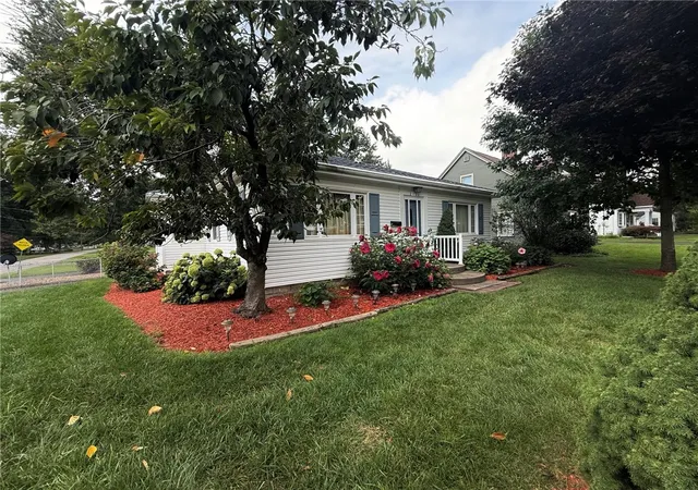 Photo 2 of Sale Pending at 2401 N Mercer St, Neshannock Twp, PA 16105 | MLS# 1770222 | Listing updated on 2026-09-01