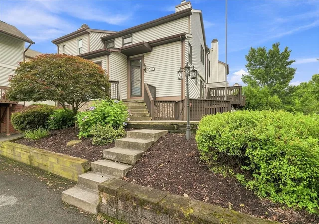 Photo 2 of Sale Pending at 212 Spring Run Dr #212, Monroeville, PA 15146 | MLS# 1770226 | Listing updated on 2026-09-09