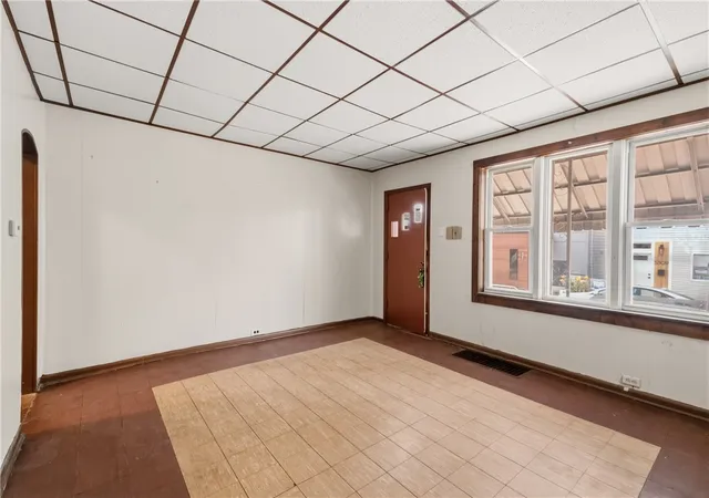 Photo 4 of Single family home for sale at 5308 Holmes St, Lawrenceville, PA 15201 | MLS# 1770187 | Listing updated on 2026-09-29