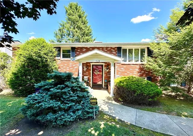 Photo 2 of Single family home for sale at 1619 Stanton Ave, New Castle, PA 16101 | MLS# 1770190 | Listing updated on 2026-09-08