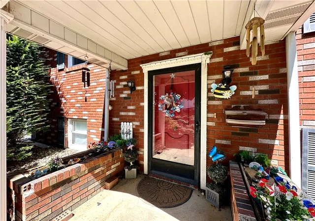 Photo 2 of Single family home for sale at 1619 Stanton Ave, New Castle, PA 16101 | MLS# 1770190 | Listing updated on 2026-09-08