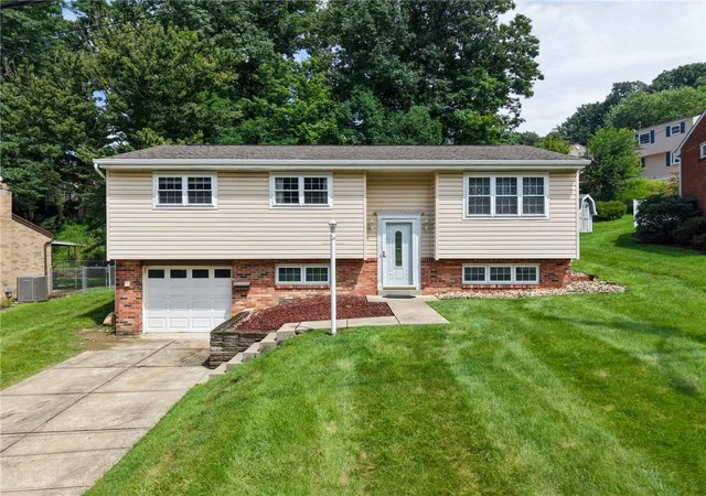 Photo 1 of Single family home for sale at 110 York Dr, Ross Twp, PA 15214 | MLS# 1770245 | Listing updated on 2026-09-09