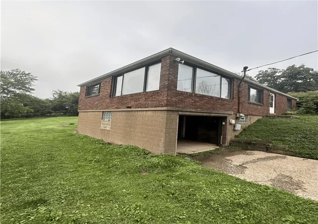 Photo 2 of Sale Pending at 6944 Shannon Rd, Verona, PA 15147 | MLS# 1770176 | Listing updated on 2026-09-11