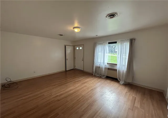 Photo 3 of Sale Pending at 6944 Shannon Rd, Verona, PA 15147 | MLS# 1770176 | Listing updated on 2026-09-11