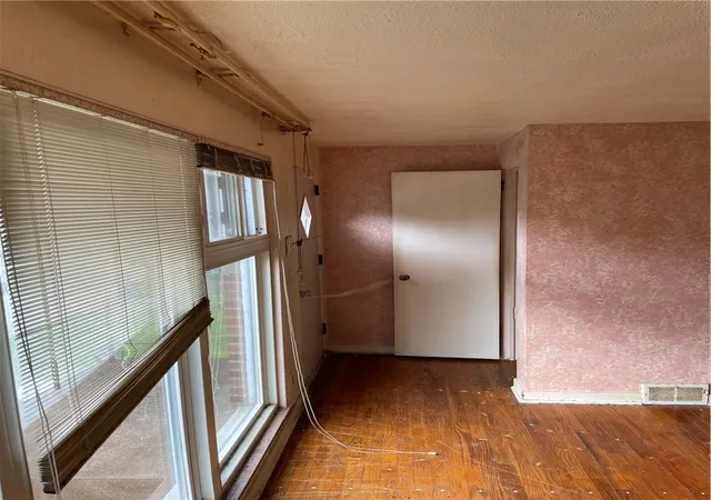 Photo 4 of Sale Pending at 543 Lucia Dr, Wilkins Twp, PA 15221 | MLS# 1770366 | Listing updated on 2026-09-11
