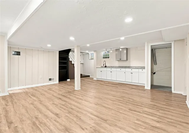Photo 3 of Single family home for sale at 13 Cypress Dr, Carnegie, PA 15106 | MLS# 1770326 | Listing updated on 2026-09-03