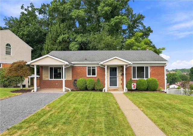 Photo 1 of Single family home for sale at 1502 Linnie Lou Dr, Castle Shannon, PA 15234 | MLS# 1770371 | Listing updated on 2026-09-10