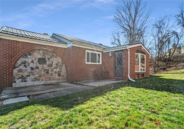 Photo 3 of Single family home for sale at 210 Linden Ave, O'hara, PA 15238 | MLS# 1770385 | Listing updated on 2026-09-11
