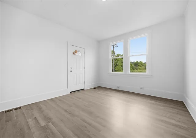 Listing Photo 4 - Condo for sale in building located at 324-330 Park Rd, Ambridge, PA 15003