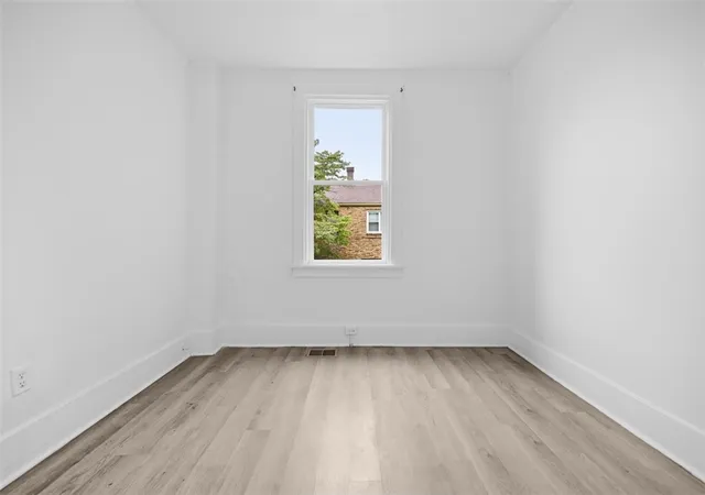 Listing Photo 5 - Condo for sale in building located at 324-330 Park Rd, Ambridge, PA 15003