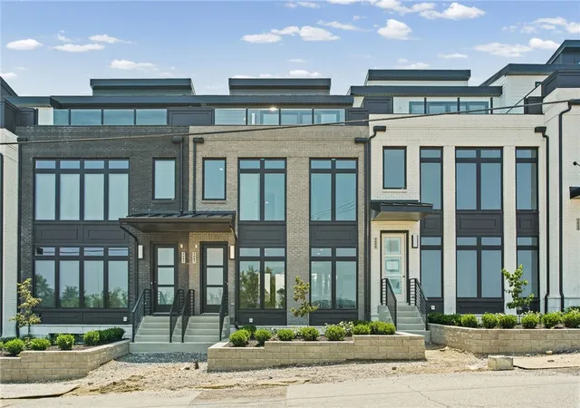 Photo 1 of Townhouse for sale at 1607 Grandview Ave, Mt Washington, PA 15211 | MLS# 1770374 | Listing updated on 2026-09-10
