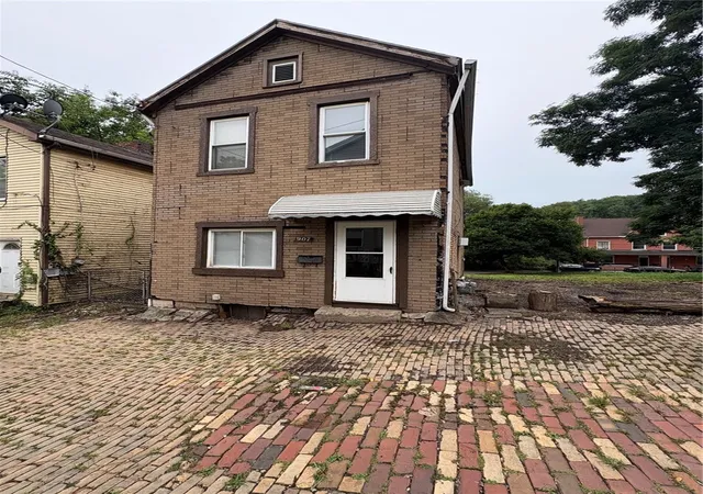 Single family home for sale at 907 Walnut St, N Braddock, PA 15104 | MLS# 1770445