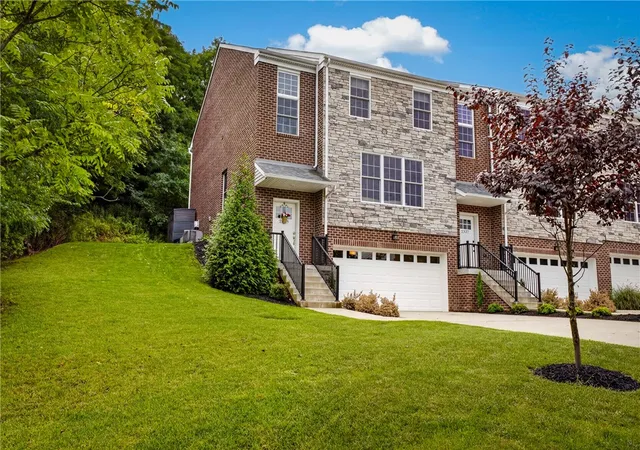 Photo 2 of Townhouse for sale at 2335 Old Greentree Rd, Scott Twp, PA 15106 | MLS# 1770427 | Listing updated on 2026-09-10