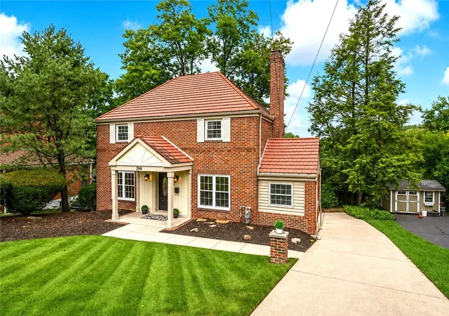 Photo 1 of Single family home for sale at 194 Parkridge Ln, Mt Lebanon, PA 15228 | MLS# 1770449 | Listing updated on 2026-09-27