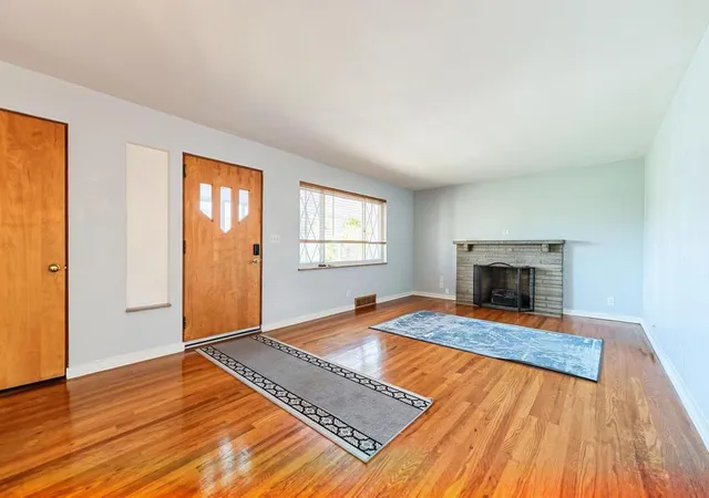 Photo 2 of Single family home for sale at 424 Bower Hl Rd, Mt Lebanon, PA 15228 | MLS# 1770466 | Listing updated on 2026-09-14