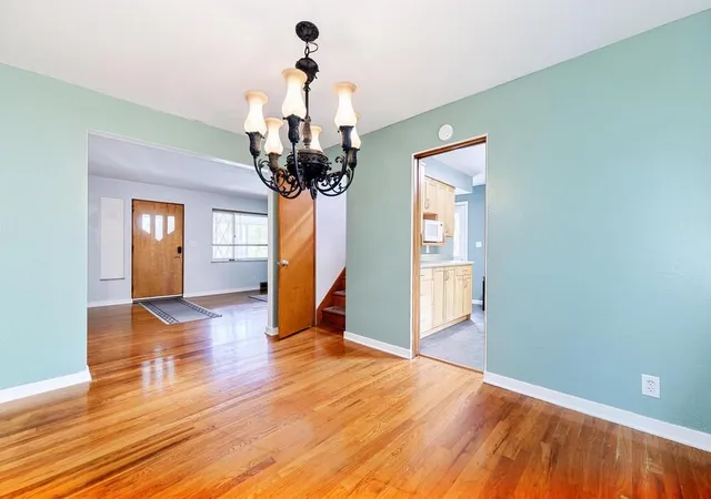 Photo 4 of Single family home for sale at 424 Bower Hl Rd, Mt Lebanon, PA 15228 | MLS# 1770466 | Listing updated on 2026-09-14