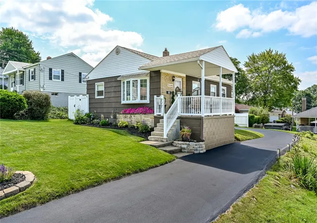 Single family home for sale at 717 June Lee St, Ellwood City, PA 16117 | MLS# 1770475 | Listing updated on 2026-09-14