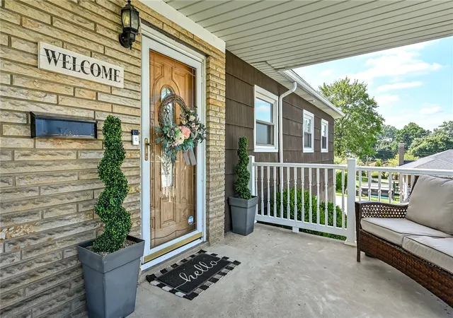 Photo 3 of Single family home for sale at 717 June Lee St, Ellwood City, PA 16117 | MLS# 1770475 | Listing updated on 2026-09-14