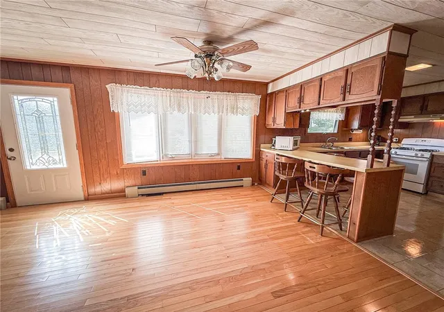Photo 3 of Single family home for sale at 552 Queenstown Rd, Perry Twp, PA 16041 | MLS# 1770488 | Listing updated on 2026-09-14