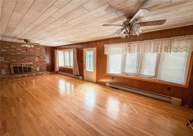 Photo 4 of Single family home for sale at 552 Queenstown Rd, Perry Twp, PA 16041 | MLS# 1770488 | Listing updated on 2026-09-14