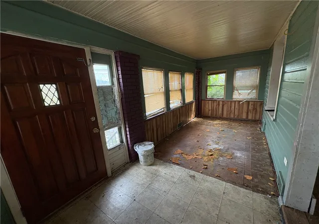 Photo 3 of Single family home for sale at 418 Virginia Ave, Rochester, PA 15074 | MLS# 1770429 | Listing updated on 2026-09-08
