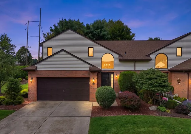 Photo 2 of Townhouse for sale at 124 Trolley Ct, Mc Candless, PA 15237 | MLS# 1770518 | Listing updated on 2026-09-12