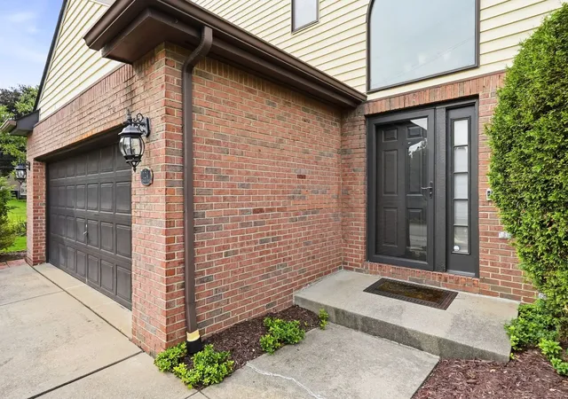 Photo 3 of Townhouse for sale at 124 Trolley Ct, Mc Candless, PA 15237 | MLS# 1770518 | Listing updated on 2026-09-12